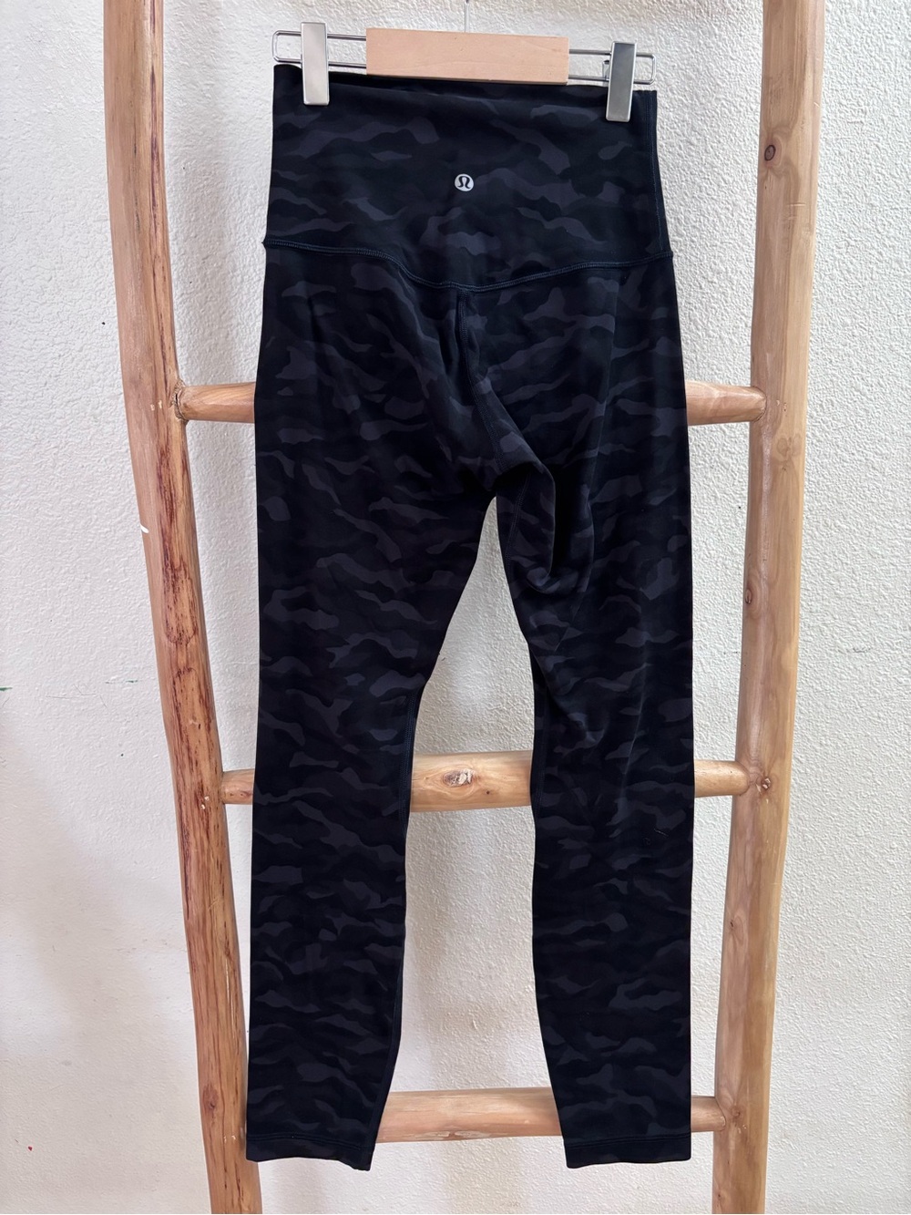Lululemon Black Camo Leggings size 2